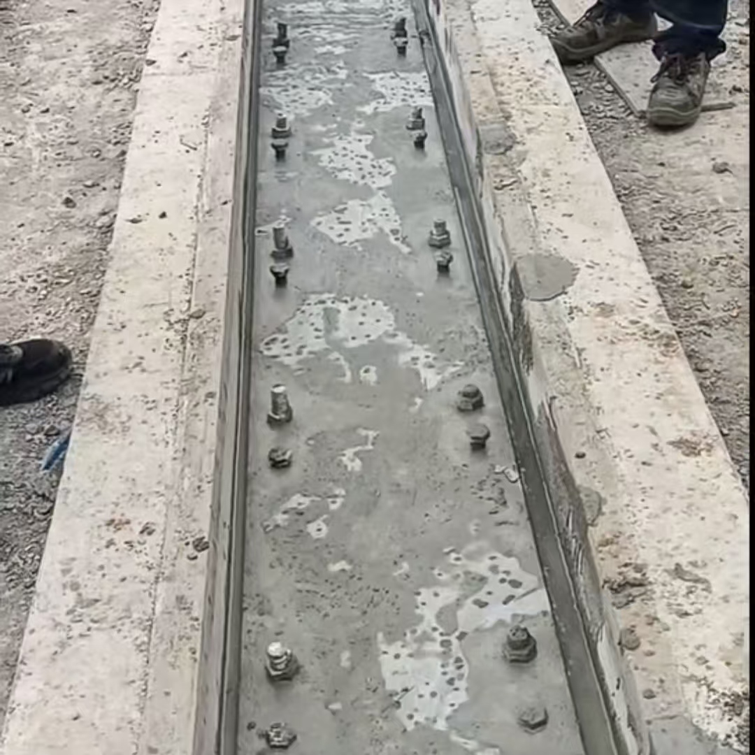海盐港口码头起重机龙门吊重型机械设备稳固用早强快凝轨道胶泥